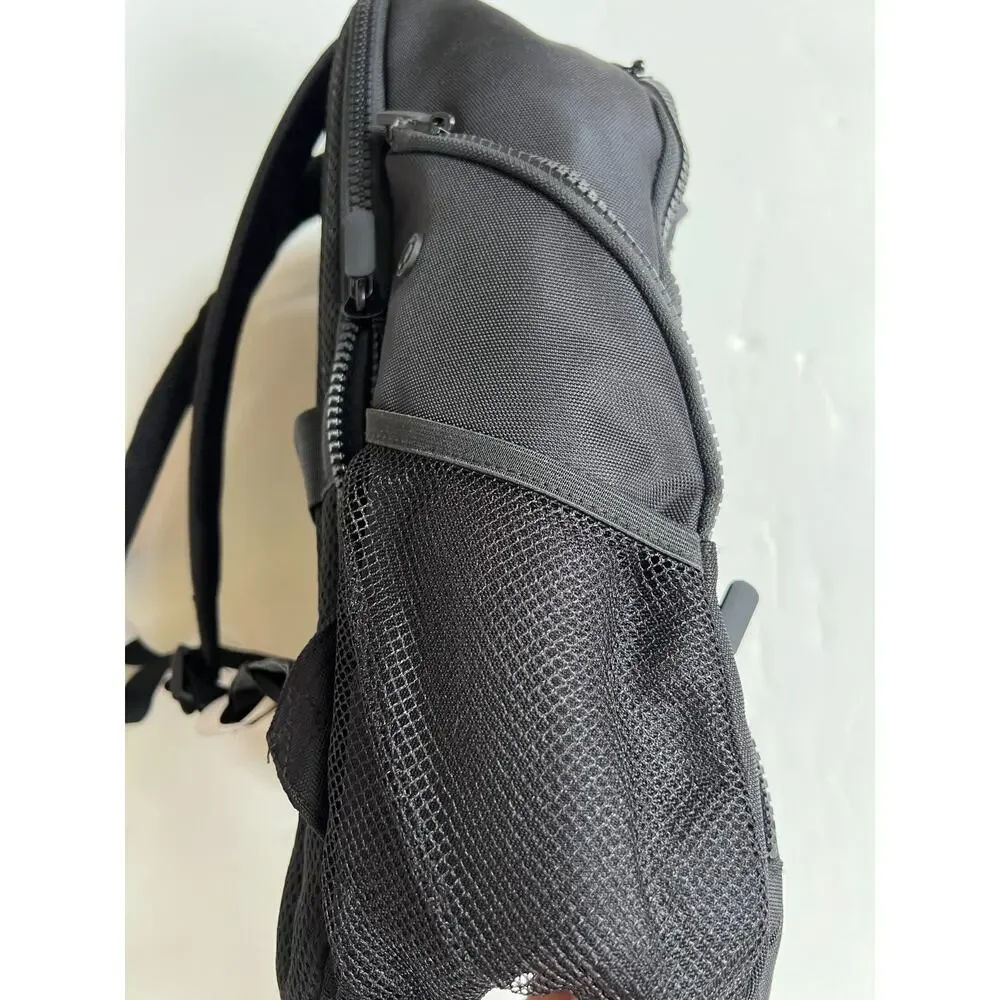 Tommy Bahama ultimate organization laptop backpack black New